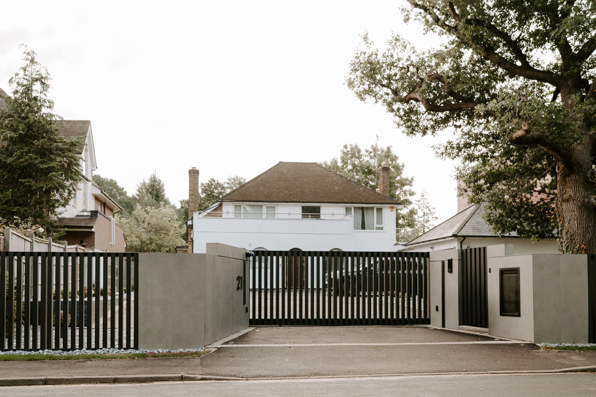 metal black gates