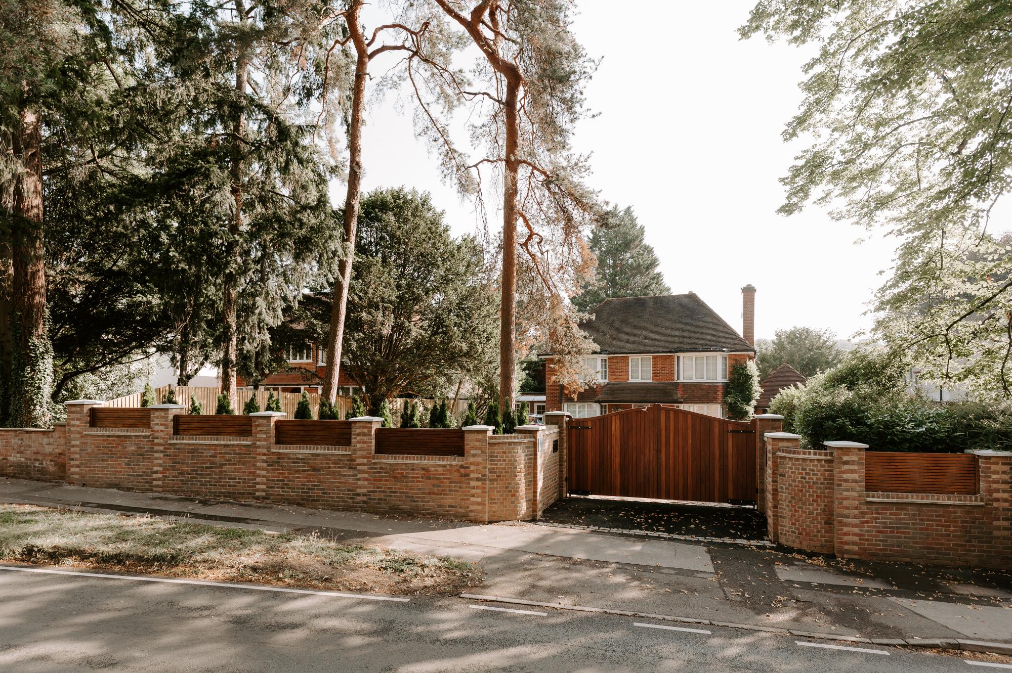 house and gates system